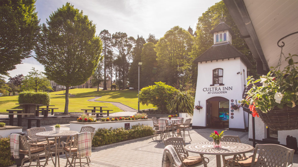 Cultra Inn Summer